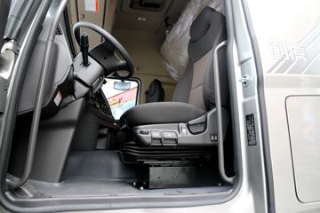 �ִ����ó� ����XCIENT�ؿ� 520���� 6X4�Զ���ǣ����(ZF AMT����һ��)ͼƬ