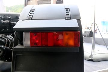 �ִ����ó� ����XCIENT�ؿ� 520���� 6X4�Զ���ǣ����(ZF AMT����һ��)ͼƬ