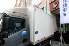 现代商用车 盛图城配版 116马力 4X2 4.12米单排厢式轻卡(CHM5045XXYGDC33V)
