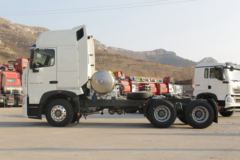 中国重汽 HOWO T7H重卡 440马力 6X4 LNG牵引车(13T后桥)(国六)(ZZ4257V384HF1LB)