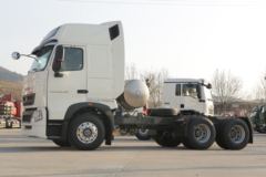 中国重汽 HOWO T7H重卡 440马力 6X4 LNG牵引车(13T后桥)(国六)(ZZ4257V384HF1LB)