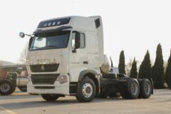 中国重汽 HOWO T7H重卡 440马力 6X4 LNG牵引车(13T后桥)(国六)(ZZ4257V384HF1LB)