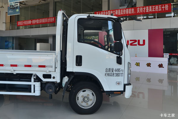 购五十铃KV100载货车 享高达0.7万优惠