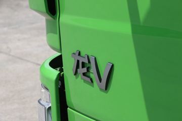 �ൺ��� ��V 220���� 6X2 5.2����ж��ͼƬ
