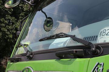 �ൺ��� ��V 220���� 6X2 5.2����ж��ͼƬ