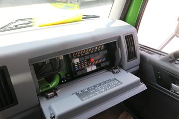 �ൺ��� ��V 220���� 6X2 5.2����ж��ͼƬ