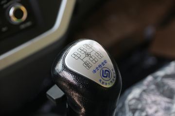 �ൺ��� ��V 220���� 6X2 5.2����ж��ͼƬ