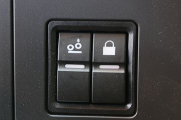 �ൺ��� ��V 220���� 6X2 5.2����ж��ͼƬ