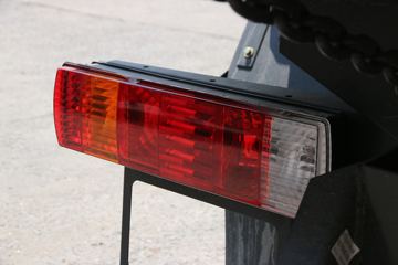 �ൺ��� ��V 220���� 6X2 5.2����ж��ͼƬ
