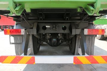 �ൺ��� ��V 220���� 6X2 5.2����ж��ͼƬ