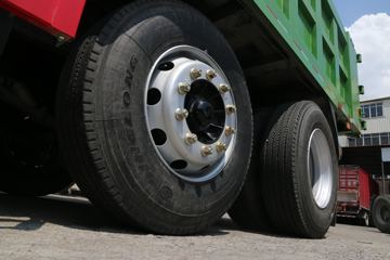 �ൺ��� ��V 220���� 6X2 5.2����ж��ͼƬ