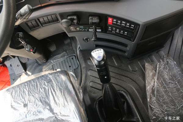 ��Vǣ������ͬ�л��ȴ����� �����ߴ�0.5��