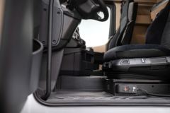 奔驰 新Actros F重卡 450马力 4X2牵引车(型号1845) 奔驰 新Actros F重卡 450马力 4X2牵引车(型号1845)