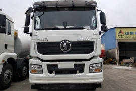 陕汽重卡底盘&nbsp;油罐车外观图片