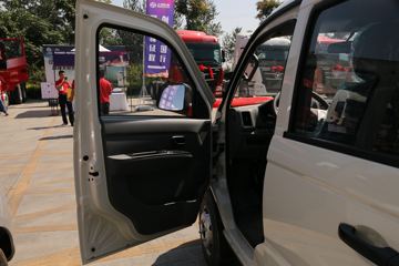 ���� ����V2 ������ 1.6L 122���� ���� 2.55��˫������΢��(BJ1030V5AV7-51)ͼƬ