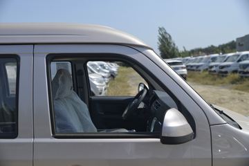 �� С��ʨX30L 102���� 6�� 1.5L����;���ó�(����)ͼƬ