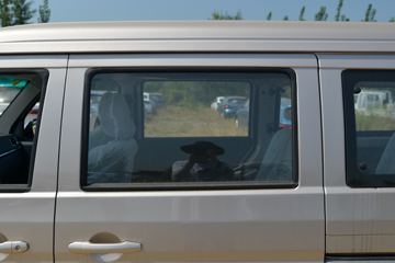 �� С��ʨX30L 102���� 6�� 1.5L����;���ó�(����)ͼƬ