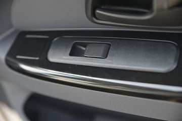 �� С��ʨX30L 102���� 6�� 1.5L����;���ó�(����)ͼƬ