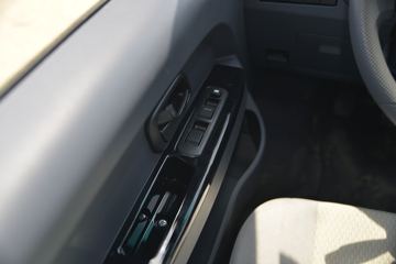 �� С��ʨX30L 102���� 6�� 1.5L����;���ó�(����)ͼƬ