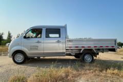 金杯 T32 标准型 1.5L 102马力 汽油 2.51米双排栏板微卡(国六)(JKC1030SS6FL2)
