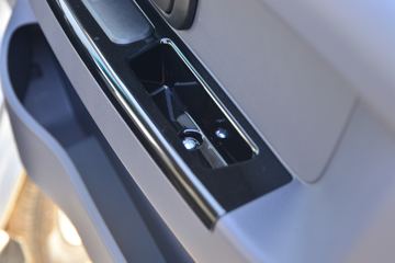 �� T32 ��׼�� 1.5L 102���� ���� 2.51��˫������΢��(����)(JKC1030SS6FL2)ͼƬ