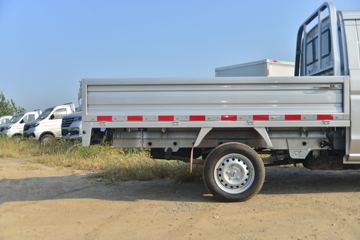 �� T32 ��׼�� 1.5L 102���� ���� 2.51��˫������΢��(����)(JKC1030SS6FL2)ͼƬ