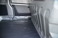 金杯 小海狮X30 102马力 1.5L封闭货车(国六)