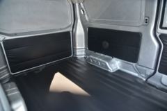 金杯 小海狮X30 102马力 1.5L封闭货车(国六)
