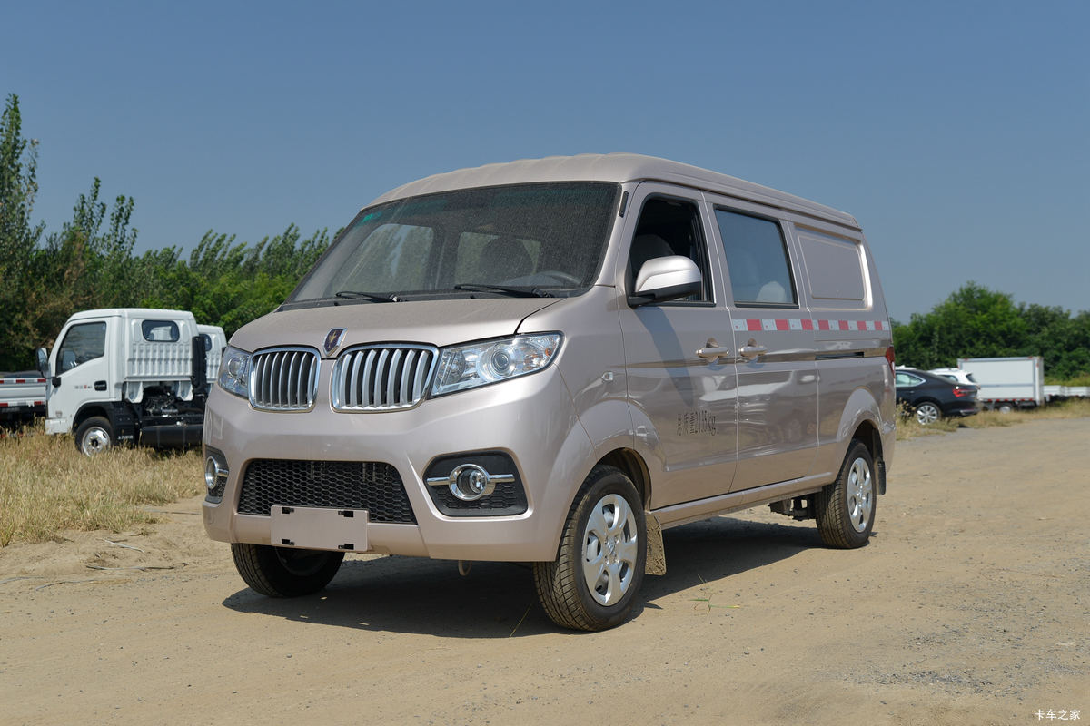 金杯 小海狮X30 102马力 1.5L双排封闭货车(国六)