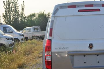 �� �º�ʨS 102���� 1.5L��ջ���(����)ͼƬ