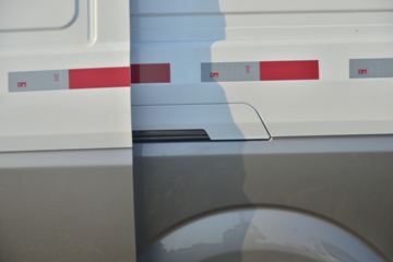 �� �º�ʨS 102���� 1.5L��ջ���(����)ͼƬ