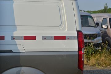 �� �º�ʨS 102���� 1.5L��ջ���(����)ͼƬ