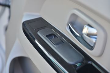 �� �º�ʨS 102���� 1.5L��ջ���(����)ͼƬ