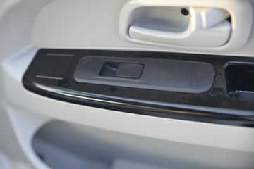 �� �º�ʨX30L 82���� 1.5L��ջ���(CNG)(����)ͼƬ