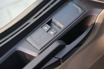 ��(MAN) ��TGMϵ���ؿ� 250���� 4X2����(TGM 18.150)ͼƬ