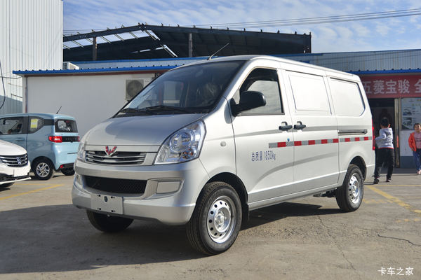 五菱 荣光S 2022款基本型 76马力 1.2L汽油 2座 封闭货车(国六)(带空调)