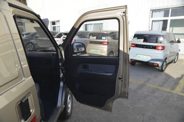 ���� �ٹ�EV 2.4T 2�� 4.49�״��綯��ջ���ͼƬ