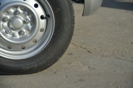 五菱荣光EV&nbsp;电动封闭厢货底盘图片