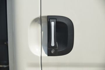 ������Խ��D5 PLUS ��׼�� 1.6L 122���� 3.75�׵�������С��(����)ͼƬ