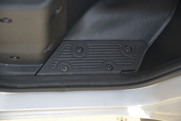 ������Խ �±�T3 1.3L ���� 91���� 2.22��˫������΢��(����)ͼƬ
