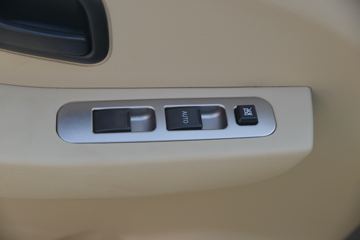 ������Խ �±�T3 1.3L ���� 91���� 2.22��˫������΢��(����)ͼƬ