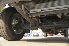 长安跨越 新豹T5 标准版 1.6L 汽油 122马力 2.71米双排仓栅式微卡(单后轮)(国六)(SC5031CCYNAS6B)