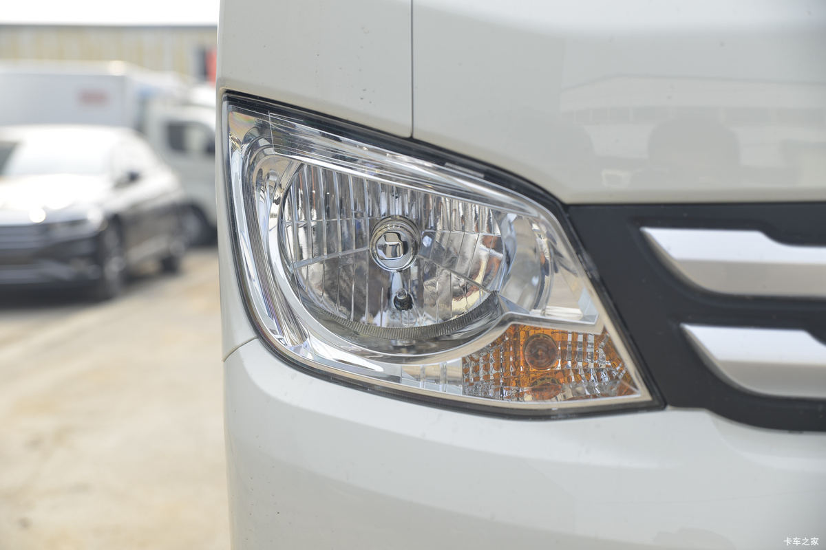 M1  1.6L 122  2.55˫΢(BJ1031V4AV4-53)                                                