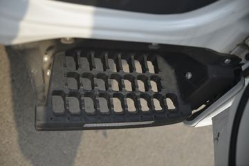 Ծ�� ��ԽC300-33 125���� 4.2�׵��������Ῠ(SH1042ZFDDWZ4)ͼƬ