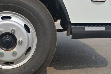 Ծ�� ��ԽC300-33 125���� 4.2�׵��������Ῠ(SH1042ZFDDWZ4)ͼƬ