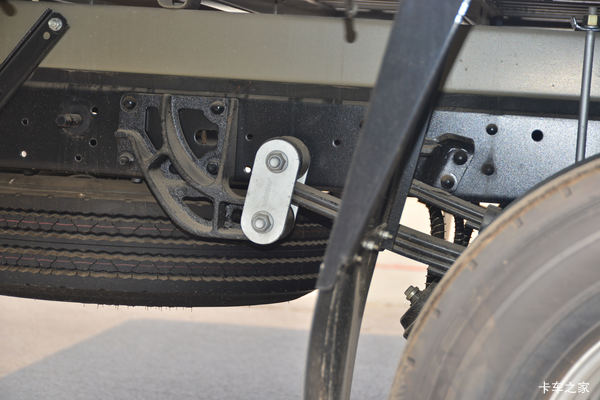 航如实业跃进国六冷藏车底盘8.4万起售