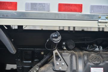 ���� ����M1 ����֮�� 1.5L 116���� ���� 3.3�׵�����������ʽ΢��(����)(BJ5031XYK5JV4-51)ͼƬ