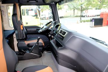 �й����� �ǵ¿�SITRAK G5�ؿ� 270���� 4X2 9.92����ʽ�ػ���ͼƬ