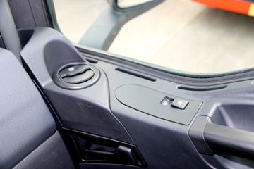 �й����� �ǵ¿�SITRAK G5�ؿ� 270���� 4X2 9.92����ʽ�ػ���ͼƬ