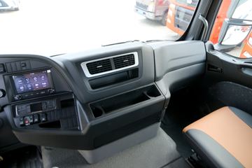 �й����� �ǵ¿�SITRAK G5�ؿ� 270���� 4X2 9.92����ʽ�ػ���ͼƬ